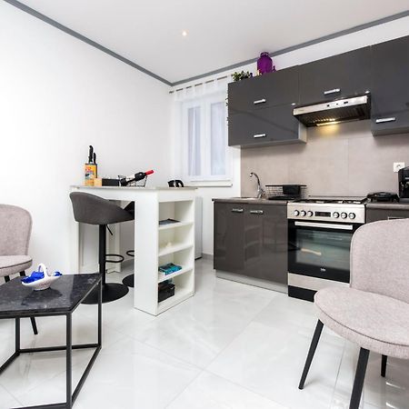 Apartment Leo Rovinj Exteriör bild